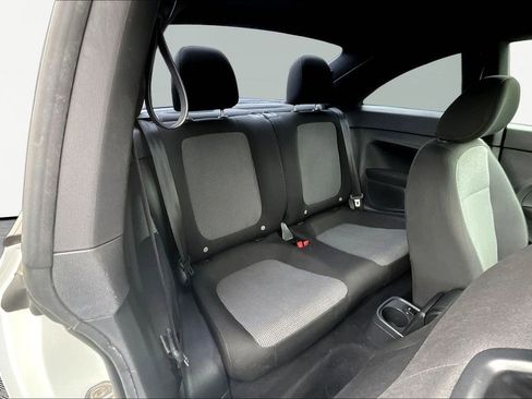 Used 2017 Volkswagen Beetle 1.8T Classic image 24