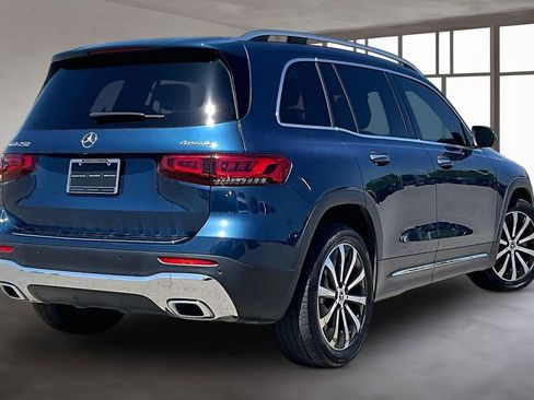 Used 2023 Mercedes-Benz GLB 250 4MATIC image 2