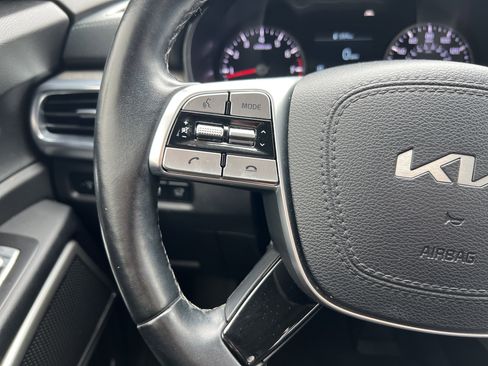 Used 2022 Kia Telluride EX w/ EX Premium Package image 19