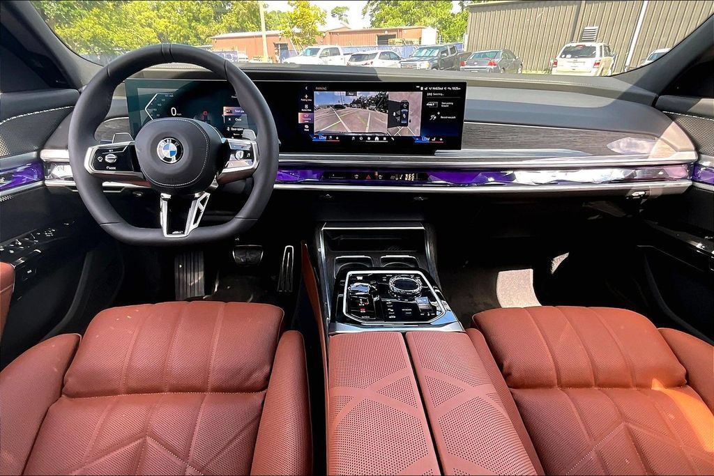Used 2026 BMW 760i xDrive w/ Executive Package AWD/4WD image 7