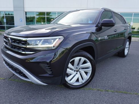 Used 2021 Volkswagen Atlas Cross Sport SE FWD image 3