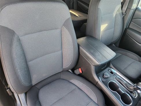 Used 2023 Chevrolet Traverse LT image 16