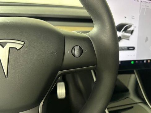 Used 2021 Tesla Model Y Performance image 15