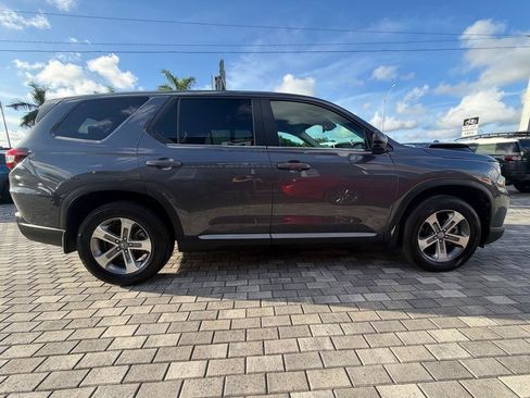 Used 2025 Honda Pilot EX-L image 12
