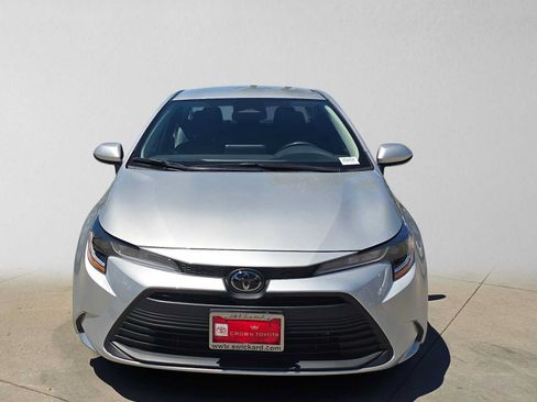 Certified 2025 Toyota Corolla LE FWD image 8