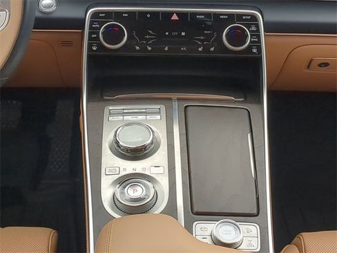 Certified 2024 Genesis GV80 3.5T w/ Prestige Package image 17