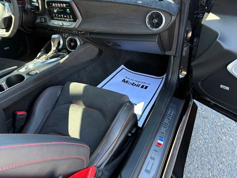 Used 2018 Chevrolet Camaro ZL1 RWD image 23