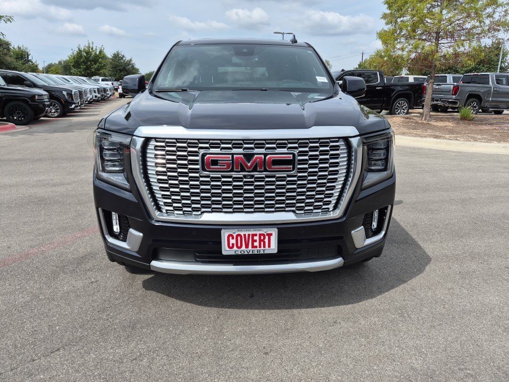 Used 2023 GMC Yukon XL Denali AWD/4WD image 2