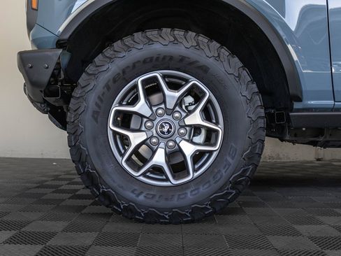 Used 2022 Ford Bronco Badlands image 9