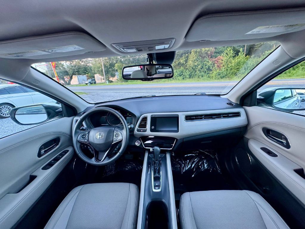 Used 2021 Honda HR-V EX-L image 11