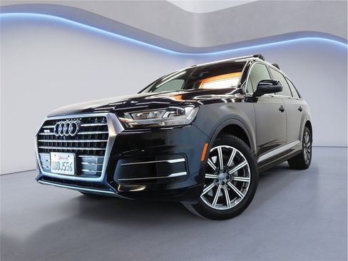 Used 2018 Audi Q7 3.0T Premium Plus w/ Premium Plus Package image 2