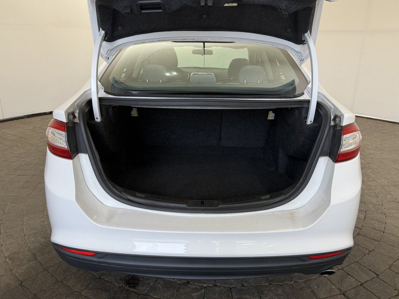 Used 2015 Ford Fusion S FWD image 7