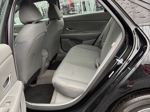 Used 2024 Hyundai Elantra SE FWD image 23