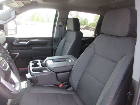 New 2026 GMC Sierra 2500 SLE w/ SLE Value Package; AWD/4WD image 12
