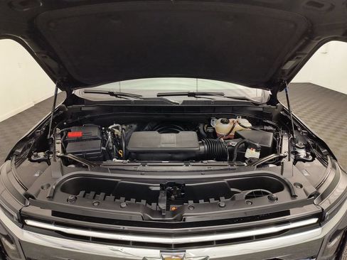Used 2025 Chevrolet Tahoe Premier AWD/4WD image 32