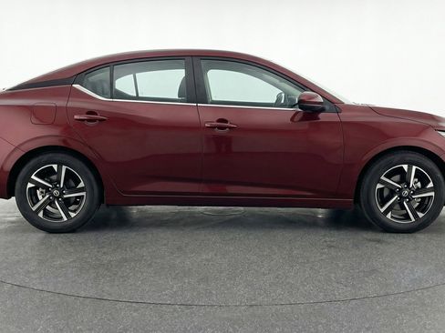 Used 2025 Nissan Sentra SV image 11