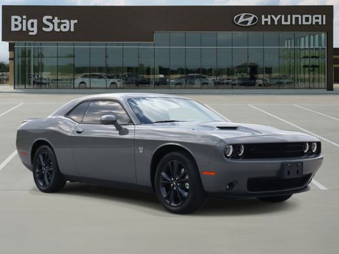 Used 2023 Dodge Challenger SXT w/ Blacktop Package image 6