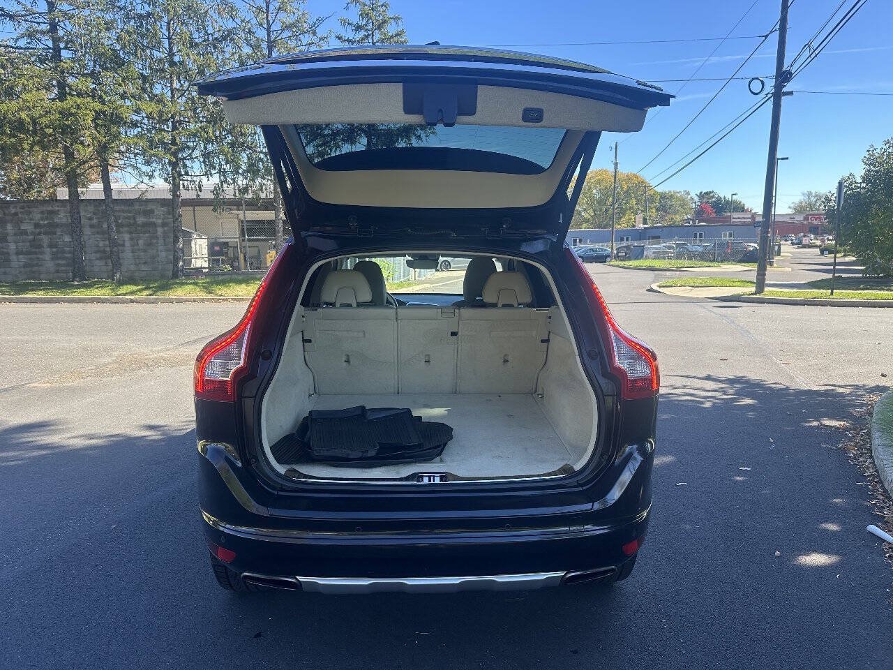 Used 2015 Volvo XC60 T5 AWD/4WD image 6
