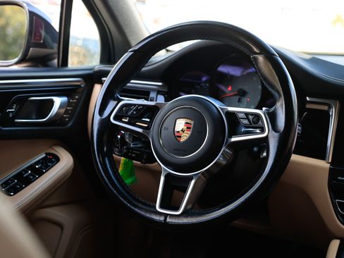 Used 2021 Porsche Macan S image 33