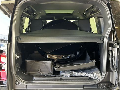 New 2025 Land Rover Defender 110 S image 29