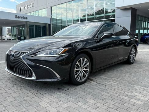 Used 2020 Lexus ES 300h w/ Premium Package FWD image 9