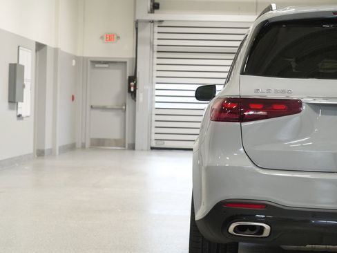 Certified 2024 Mercedes-Benz GLS 580 4MATIC image 11