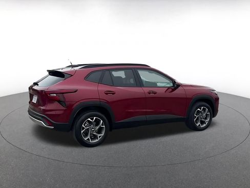 Used 2025 Chevrolet Trax LT w/ LT Convenience Package image 15