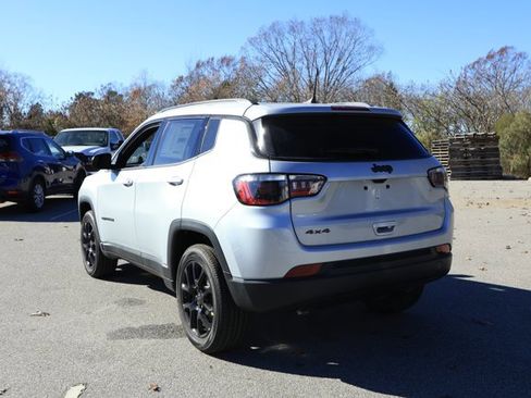 New 2026 Jeep Compass Latitude image 8