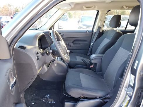 Used 2013 Jeep Patriot Sport AWD/4WD image 10