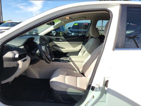 Used 2020 Nissan Altima 2.5 S FWD image 19