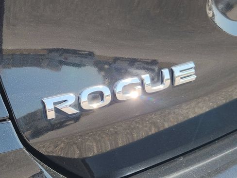 Used 2020 Nissan Rogue SV w/ Premium Package FWD image 8