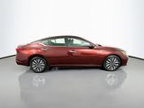 Used 2023 Nissan Altima 2.5 SV image 4