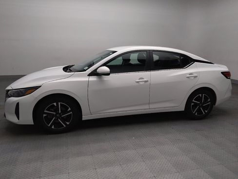 Used 2024 Nissan Sentra SV FWD image 2