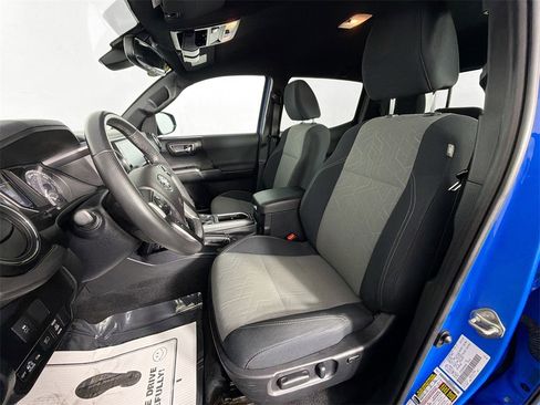 Used 2021 Toyota Tacoma TRD Sport image 19