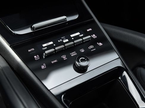 Certified 2024 Porsche Cayenne GTS AWD/4WD image 27