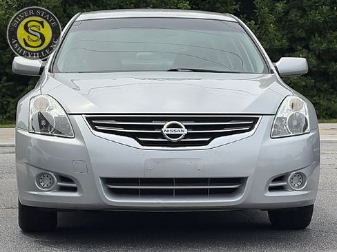 Used 2011 Nissan Altima 2.5 S FWD image 2