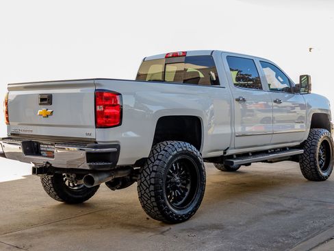 Used 2019 Chevrolet Silverado 2500 LTZ w/ Duramax Plus Package image 10
