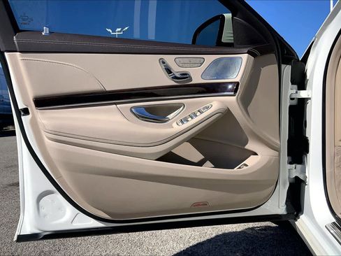 Used 2018 Mercedes-Benz S 560 4MATIC Sedan image 21