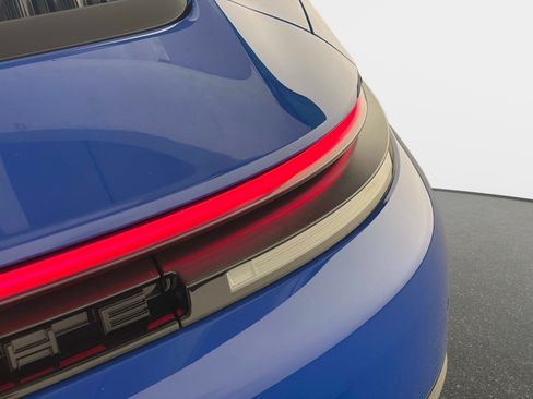 Used 2025 Porsche 911 Carrera RWD image 17