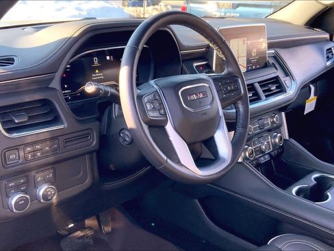 Used 2022 GMC Yukon SLT w/ SLT Premium Package image 15