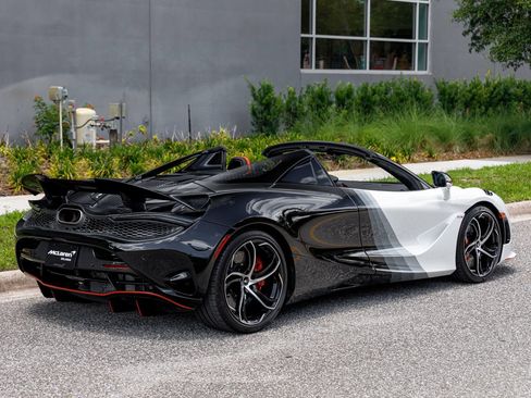 Used 2024 McLaren 750S Spider RWD image 10