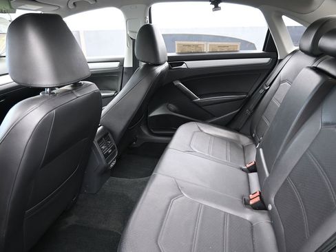 Used 2019 Volkswagen Passat 2.0T Wolfsburg image 32