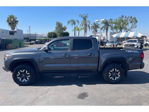 Used 2019 Toyota Tacoma TRD Off-Road w/ Technology Package RWD image 2