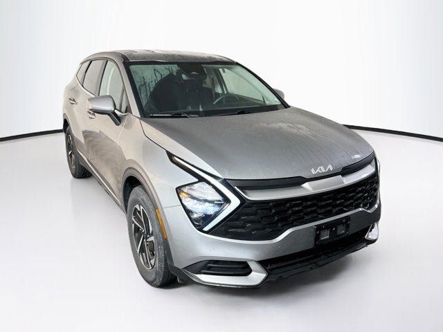 Used 2023 Kia Sportage LX AWD/4WD image 3