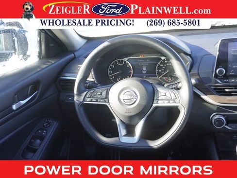 Used 2024 Nissan Altima 2.5 SV image 10