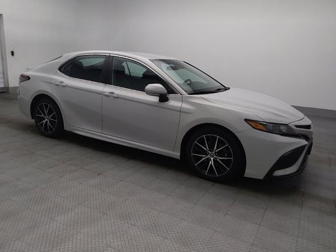 Used 2023 Toyota Camry SE FWD image 11