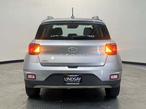 Used 2023 Hyundai Venue SEL image 6