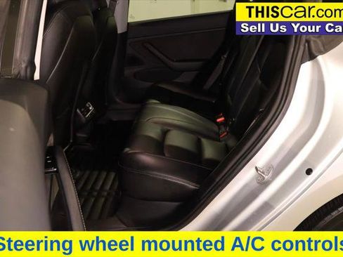 Used 2018 Tesla Model 3 Long Range image 16
