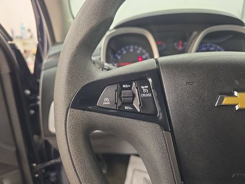 Used 2017 Chevrolet Equinox LS FWD image 28