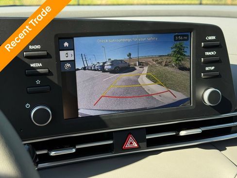 Used 2026 Hyundai Elantra SE FWD image 3